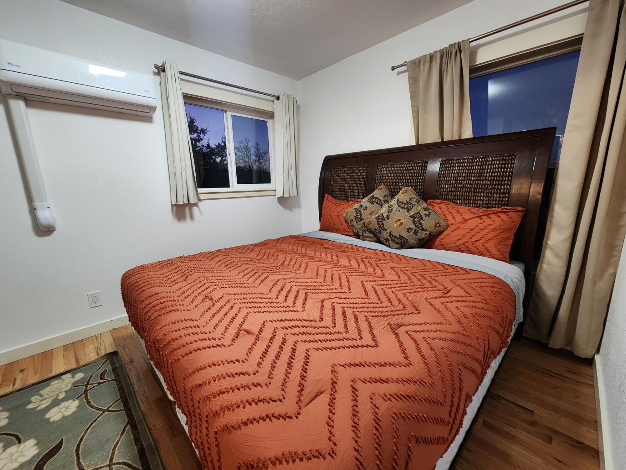 Comfortable Jacksonville House Медфорд Екстериор снимка